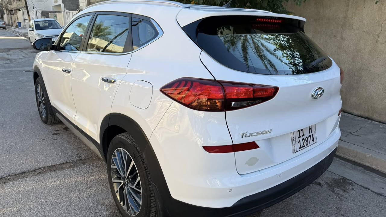 سياره توكسان خليجي للبيع 

موديل ٢٠٢٠

فوووول مواصفات ١/١ عدا البانوراما 

⬅️رقم بغداد الدولي الجديد

 مشروع وطني مجددة الى سنة ٢٠٣٠

ماشية 46 الف كم فقط

السيارة ب اسمي 

وقبل ايام داخلة هزه 

ومحول الرقم الجديد 

ومجددة السنوية ٥ سنوات

يعني من كلشي كاملة الياخذه مجرد تحويل ثاني يوم

السيارة مكفوله كفالة عامة 

⬅️السياره فول 

جديدة حتى الغراض والعدة  كلهم بعدهم بنايلون الشركة 

والفابلون مال سيارة

والسيارة تايرات تخم جديد قبل ايام شديته

 حتى الجداحة بعده بنايلون الشركة ممستخدمة

والاسبير المقدس منازل

والنايلونات ال بل ارضيات هسه شلته بعده ع وضعية الشركة

مواصفاته /

بصمة تشغيل

بصمة ابواب

٣ انضمة قيادة

٢ كرسي كهرباء

أريل نفكيشن

شاشه أبل كار بلي 

الداخل كشنات مخمل جان مدوشمه من استلامه من الشركة وهسه شلته محد كاعد عليه 

شاحن واير ليس

٢ لدات امامية 

ثلاجه بلجكمجه

محرك ٢٠٠٠ دوش

اي بي اس

فول تحكم ستيرن

الدوسات علامة توكسان 

حاجب نهاري

كشافات زينون

الدشبول والغرفه الداخلية كله فايبر كاربوني

حساس امامي
كامره اماميه بلاديه 

حساس خلفي

كاميرا خلفية دوارة

مري شفط ويا القفل

نضام ترحيب

ويل ١٨

مخرج Aux 

مخرج usb

لد امامي 

لد خلفي

مثبت سرعة

اشاير بلمري

يدات نيكل 

قطعتين تبريد

⬅️والسيارة ع ايد وحدة من طالعه من الشركه

⬅️ مكان السيارة بغداد حي الاعلام قرب جامع عمر 

والسيارة داخله هزه جديد قبل ايام ومتحول الرقم الجديد ومجددة 

يعني الياخذة مجرد تحويل

السياره سعره ٢١٩ ورقه 

( دفترين و ١٩ )

مكان السيارة بغداد

وهذا رقمي
***********
