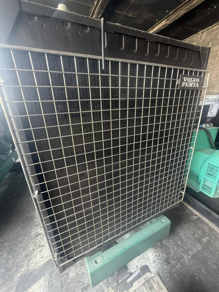 السلام عليكم
فالفو. 1631 اوربي سويدي 
500Kva 
ساعات العمل اقل 1000 ساعه 
نظام اوتو حمايه فول اوتماتيك
وضع بلاد شركة  
أربيل صناعه جنوبيه 
نظام اوتو حمايه فول اوتماتيك
وضع بلاد شركة  
🚚يوجد توصيل الى جميع المحافظات وبضمان🚚
🚚كياندن هةية بو هةموو شاركان بةكرينتى🚚
 للاستفسار:
 ابو علي 
***********
***********
***********
