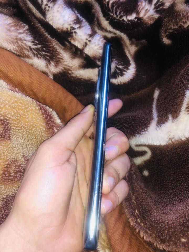 جهاز غني عن التعريف ذاكرة 256 جهاز كله شرط مال بيت نضيف حيل 60فريم جهاز معروف رايده 250 وبي مجال لل استفسار *********** مكاني موصل ايمن حي المامون
