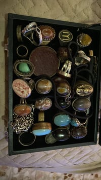 الغوالي عندي هاي المحابس للبيع بيتي بغداد منو يشتري 07730598222