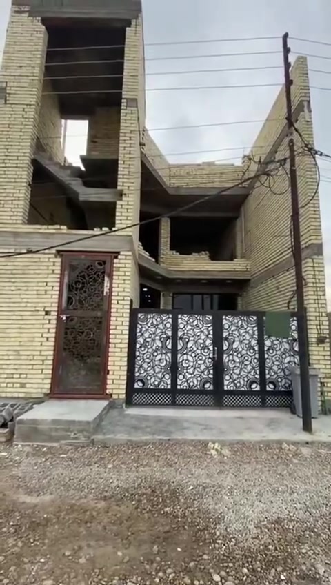 مرحبا بيت للبيع بغداد المكاسب حي النصرمربع  الاول  تبعد عن حي الجهاد خمس دقايق طابو ملك زراعي سند ٢٥ قرار محكمه المنطقه متوفر بيه  خدامات مساحت البيت ١٥٠ واجه ٧٥٠ نزال ٢٠ البيت يصلح سكن او ستثمار اطابق الرضي كامل ماجر ٥٠٠ طابق الثاني نقصه سراميك بياض وبي نضام  طابق ثالث الستفسار ‭٠٧٨٦ ٤٢٨ ٦٢١٢‬🏛️🏛️📞📞
