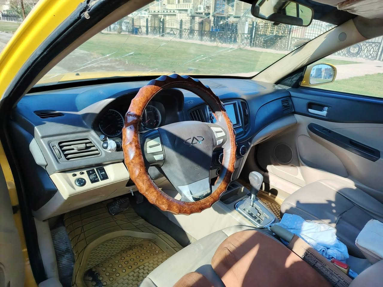 بيع مستعجل سيارة جاهزة كير محرك ياباني محرك نحلة ١٨٠٠ تبريد فول باسمي مصفرة هية وغرامات *********** السعر٤٥ بدون عملة
