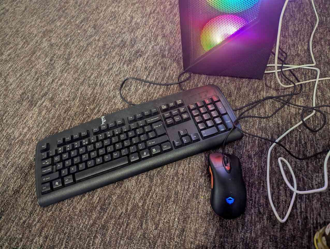 PC مال العاب
Memory رام 32 GB
 Processor معلج Intel(R) Core(TM) i7-4770 CPU @ 3.40GHz
 Motherboard مدبورد ASUSTeK COMPUTER INC. - B85-PRO GAMER
 Video Cards كرت شاشه         NVIDIA GeForce GTX 1060 3GB
 Network Card Intel(R) Ethernet Connection I217-V
 Hard Disk 2 SSD PEGASUS 512 (512.0 GB)
   gam gamemax                     باور سبلاي600 واط          GameMax VP-600 80 Plus Bronze 
 لبيع مال العاب كيبورد ويه موس ويه بدون شاشه سعر مع توصيل 400الف


**إذا كنت صاحب هذا الإعلان وتريد حذفه لأي سبب، رجاءا أرسل رسالة إلى الدعم الفني**