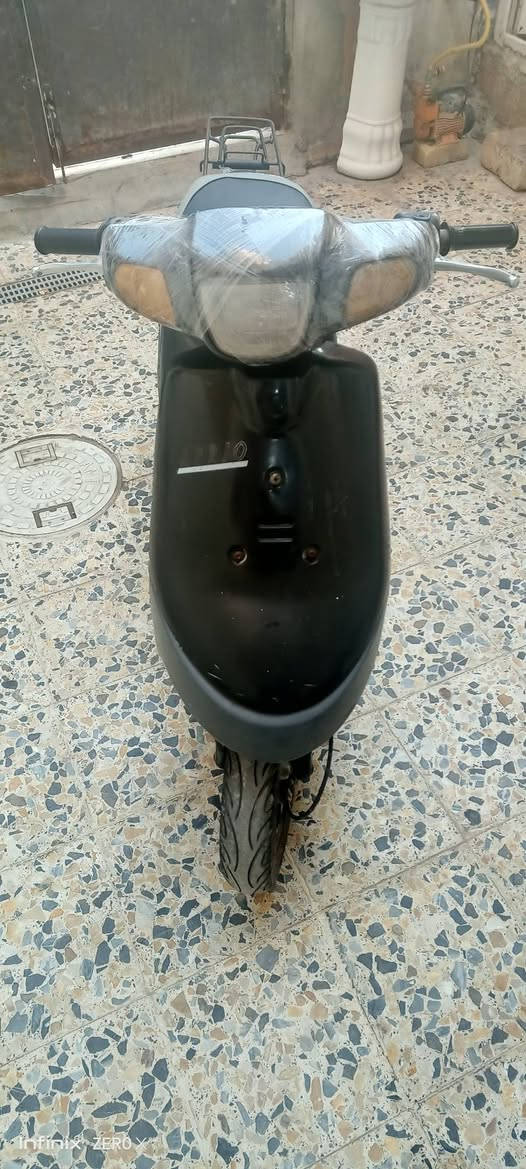 سلام عليكم للبيع دراجه بطه الشاصي بي فطر وملحوم مكينه ناعمه قفل ستيرن قفل اكسل قفل جنطه تايرات جدد كهربائيات كله شغاله السعر 125قفل  مكاني حي السلام ***********
