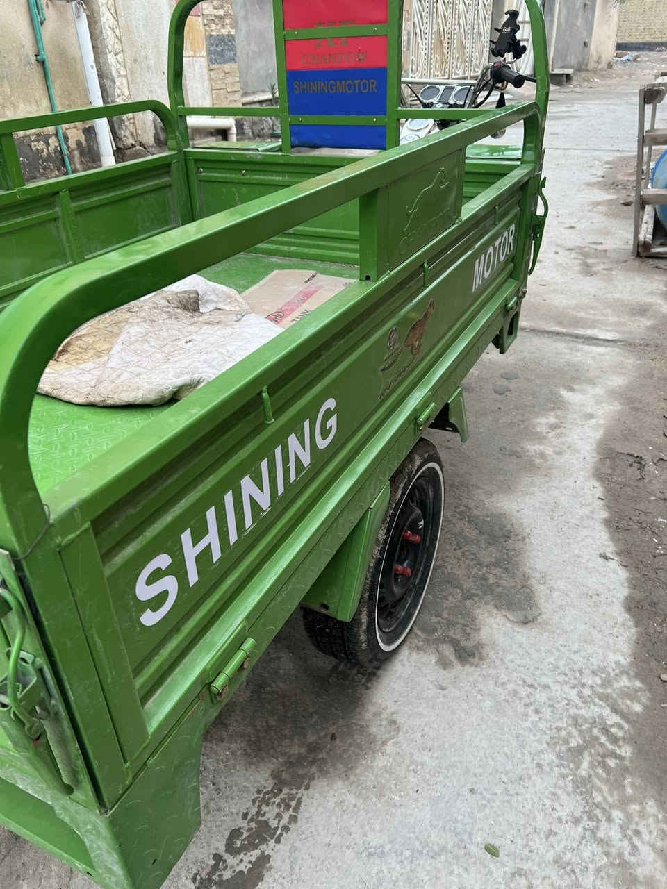 سلام عليكم شباب ستوته لبيع تلاثه وعشرين مكفوله كفاله عامهه لبديي زلغ مابيي الستوته رقم بسمي بديه زلغ مابيي لستوه ما ناقصه برغييي مكملهه لبيع سعرهه 3100 ولشراي بي خير ويدالل مكان الستوته الجبايش  وهاذ رقمي ***********
