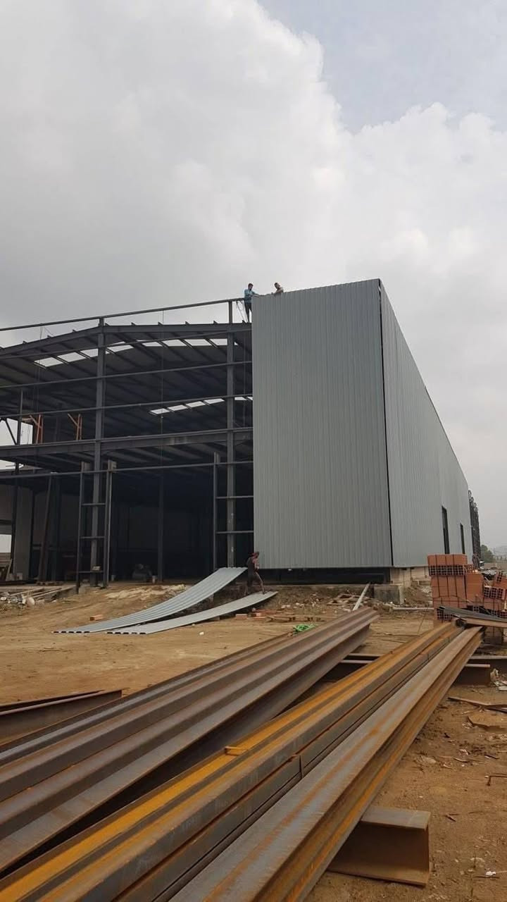 السلام عليكم اخوان مستعدون لعمل كافة بناء السندويج بنل(  جملونات ، سقائف، برادات ،حقول،) بكادر متميز وباسعار مناسبة وبأسرع وقت ممكن للاستفسار الاتصال على الرقم التالي في كل العراق مستعدون لتجهيز كافة المواقع#سندويج #مخازن#حدادين #جملونات #سقايف #قاعات #حقول 
***********
***********
