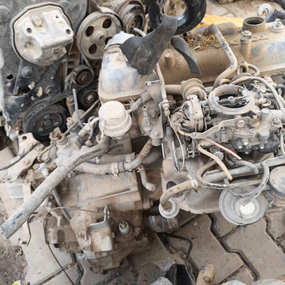 ***********
گێرو مەکینەی تویتا toyota A4 کامل وەک ئەوەی لەوێنەکان دیارە بەشەرتی ئەوروپیە نرخی تەنها 300دولار أربيل, العراق
