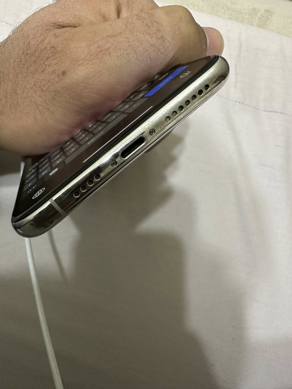 للبيع 11 برو ماكس 
البطاريه🔋76
الذاكره 256
الجهاز ممفتوح 🆕 جديد

 ***********
