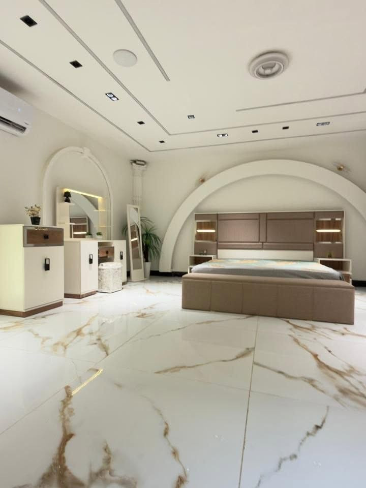 *موديل           3303          الجوزي*

*10 قطع             كنتور ملحق 320*

❇️ قياسات ضخمه 
❇️ ميز تواليت كبير
❇️ اللون الجديد المتميز 
❇️ السرير والشازلونه مخزن
❇️ إناره بالكومديات  ✨✨✨
❇️ المصنع الأصلي 
❇️ برغي حديد وچوي حديد
🆘   *ضهر الغرفه بلوك بالكامل*

•    السعر مليون و 450 الف*       •

توصيل بغداد مجانا 
اطراف 20 الف 
محافظات  100 الف


**إذا كنت صاحب هذا الإعلان وتريد حذفه لأي سبب، رجاءا أرسل رسالة إلى الدعم الفني**