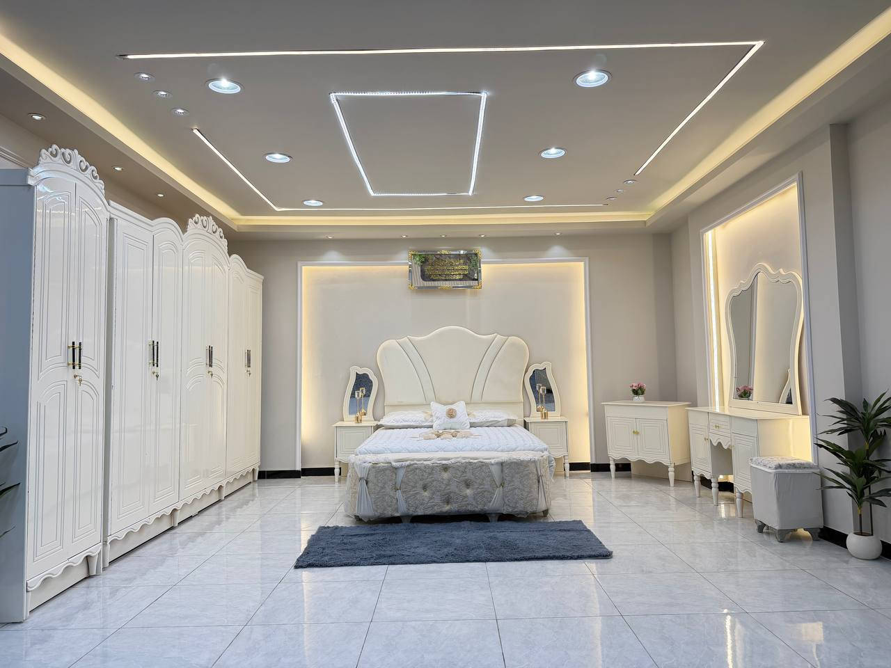 🔅تفاصيل الغرفة المرمري  ....

 خارج ٤ملم ام دي اف 🔺
وداخل معاكس ٣ملم 
صبغ حراري  درجة اولى 

عدد القطع  ٧ قطع 😍
🔺1 //جرباية  قياس  ١٦٠ × ٢٠٠ 
🔺//ميز جانبي ايسر قياس ٥٠
🔺2// وميز  جانبي  قياس ٥٠
🔺3// زاوية ارتفاع مترين عرض ٨٠
🔺4// وميز بلازمه  
🔺5//وميز مراية ارتفاع مترين عرض ١٢٠
🔺6// وكنتور ٦ باب  ارتفاع مترين و١٥ طول ٣ متر و١٥

القطعه الثامنة حسب الطلب شازلون
سعرها ٥٠ الف ❤️

(توصيل مجاني مركز بغداد )
التوصيل يشمل الشد مجاني 🔥
(اطراف ٥٠)
باقي المحافضات حسب البعد
شازلون سعرها ٥٠ الف
شازلون مخزن ٧٥ الف


**إذا كنت صاحب هذا الإعلان وتريد حذفه لأي سبب، رجاءا أرسل رسالة إلى الدعم الفني**