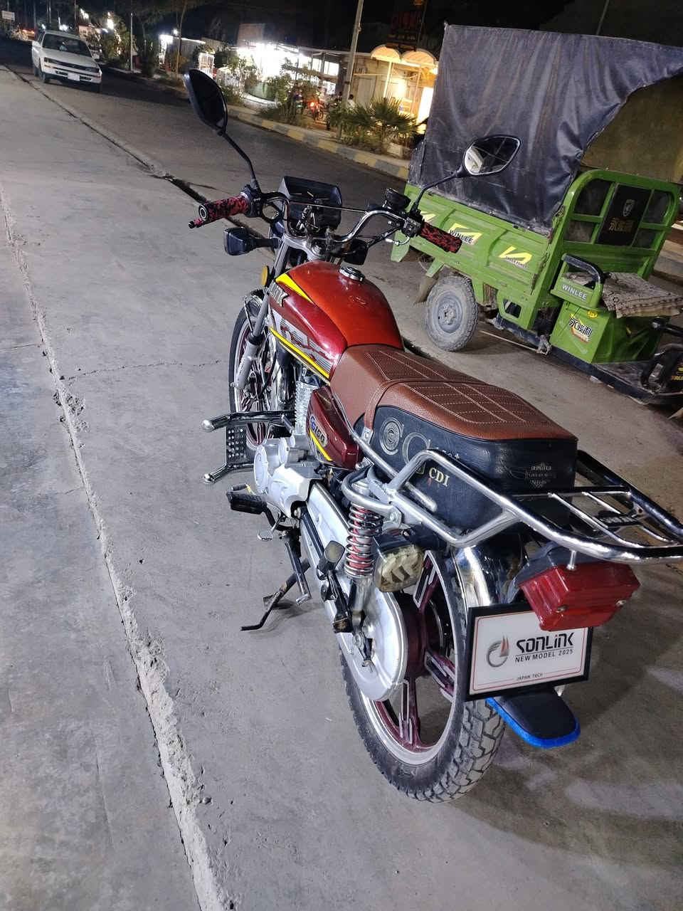 السلام عليكم ورحمة للبيع دراجة سيفان سونك الأصلي موديل 2023 دراجة خير من الله برغي مامفتوح أوراق كاملة اصولية خمس أوراق السعر خاص
رقم صاحب الدراجة:***********
