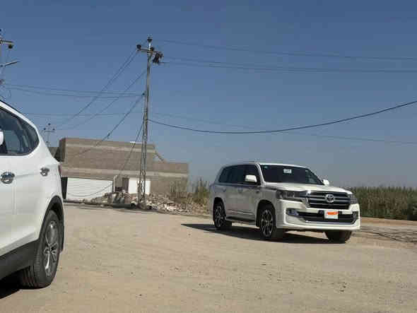 لاندكروز ٢٠١٠ بريم فول مواصفات بدون حادث ولا صبغ بس قطع التحديث محدث داخل خارج سنويه رقم هزه كلهم جدد. مكينه كير حداديه كفاله  السياره كلش نظيفه ٢٩٠ وبيها مجال مكانها حله. رقمها بغداد الجديد. 
*********** حلة
