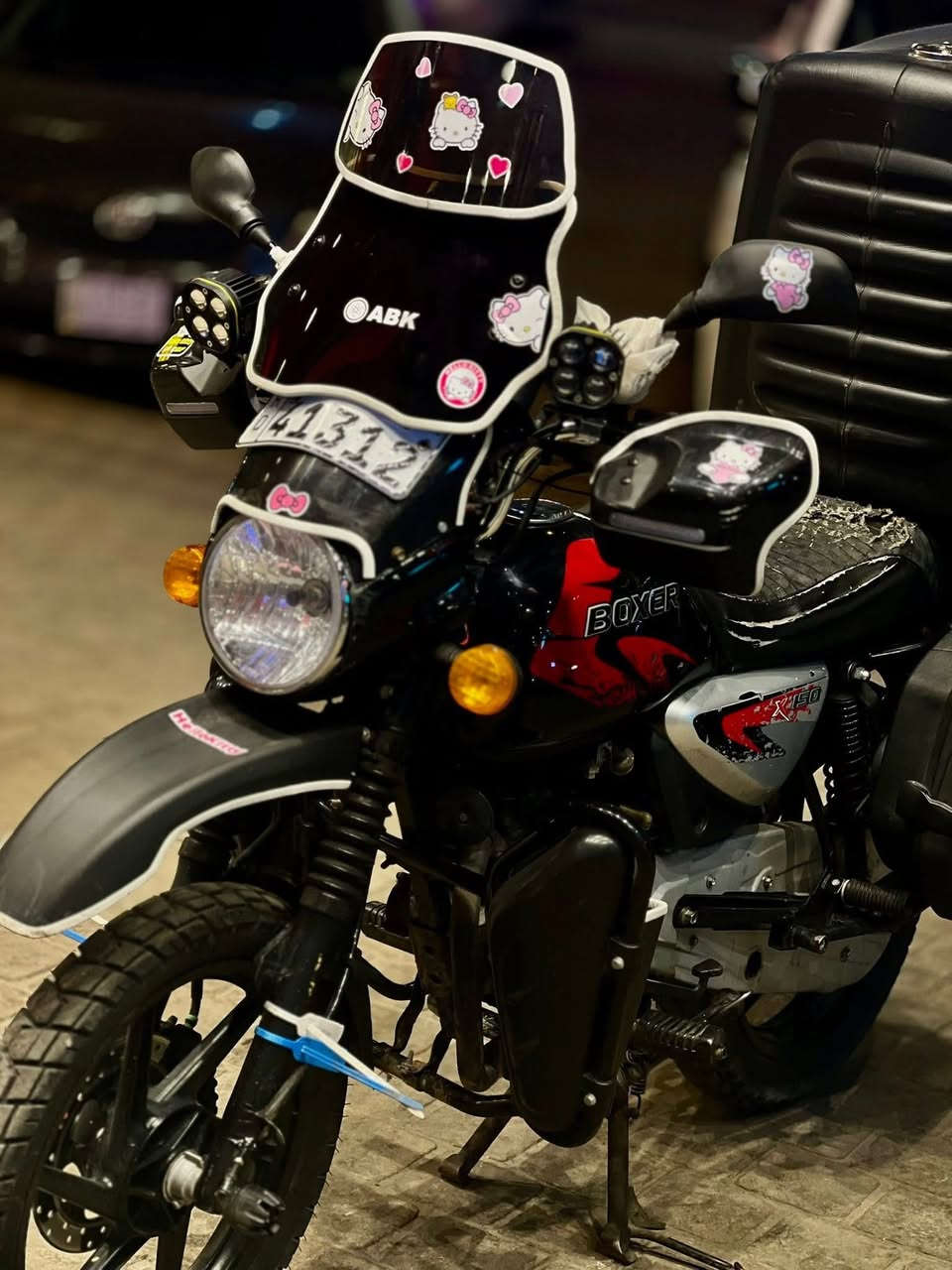 سلام عليكم 
دراجه بوكسر للبيع
23 دخول 24 بس مسجله 23 
سنويه و رقم ب اسمي 
ثاني يوم التحويل 
عنواني بغداد
مكينه مفتوحه بس لاستيك ولف 
مزوده
جنط صفاحيه
زنون ابيض و زنون خارجي ابيض وصفر 
ماشيه 32 الف 
شتغلت بيها دلفري سبوعين 
رايدها ب 2650 وبيها مجال حك جيه 
نضيفه ومرتبه امانه الله ورسوله
التواصيل وتساب 
***********
لا اتعبك ولا تعبني شراي تعال ودلل وتشلع عيوني ♥️
