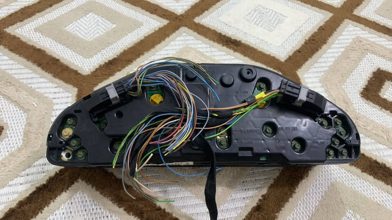 عداد كيلو متر مرسيدس ام عيون
موديل 2000-2001-2002
السعر 150 الف وبيهن مجال 
المكان ميسان / العمارة
***********
