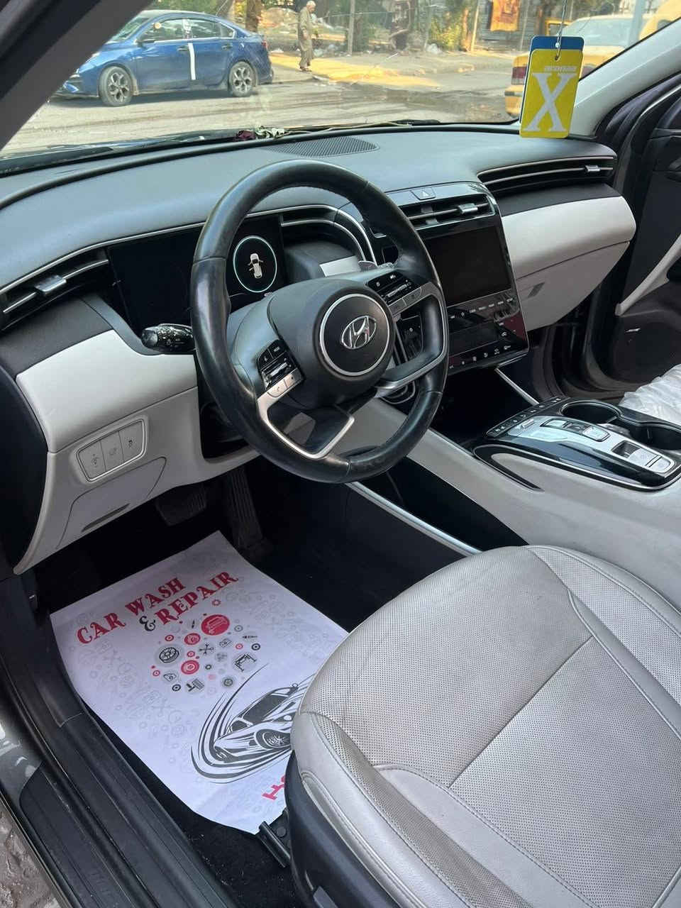 سياره توسان وارد امريكي 
ماشية 40
حادثها بنيد وجاملغ 
فول واحد ع واحد
بانوراما
شاشه دجتل 
كامرات خلفي امامي 
كامرات بالمري 
حساسات 
رادرات 
تشغيل عن بعد 
كشنات تدفئه تبريد
السعر21 الف 
مكان بغداد الجديده قرب الملجأ 
رقم الهاتف 
*********** بغداد, العراق
