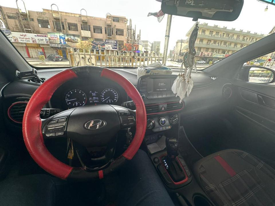 � للبيع هيونداي كونا 2019
🔹 الموديل: 2019
🔹 اللون: ماروني
🔹 المحرك: 2000 سي سي (دوش)
🔹 ناقل الحركة: أوتوماتيك
🔹 الممشى: 42 ألف كم

🔹 الحالة:خليجي
السيارة نظيفة جداً وجاهزة للاستخدام

💰 السعر: يُذكر عند الاتصال (أو قابل للتفاوض)

📍 الموقع: بغداد – الوزيرية
📞 رقم الهاتف: ***********
