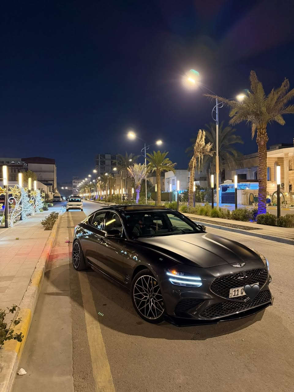 السلام عليكم
جنسس g70 
وارد امريكي موجود بيها سونار وصور الحادث 
السيارة ماشيه 30km 
فول مواصفات (برستيج)
المحرك 6 سلندر 3.3    (تون تيربو )
دفع رباعي    (4 ويل)
بانو راما 
كامرات 360 
رادارات  360 
كشنات كهرباء 
تبريد وتدفئة بلكشنات 
عداد  داتاشو 
بلاشارة يمنه ويسرة تطلعلك كامرة 
تحكمات كاملة تثبيت سرعة تثبيت مسار 
ترحيب بلمري وبلدجتل والشاشات 
خزن كشنات ميموري 
نظام كار بلي 
الهاند بربك دكمه 
حساسات امامي خلفي 
شفتات ستيرن 
جنطة كهرباء شفط 
قيادة ذاتية 
5 انظمه قيادة 
محرك وكير مكفولة كفاله عامهههه
سيارة مابيها لاشاصي ولا لغدد كفاله عامهه
مابيها ولا نقص كاملة للاخير ضربتها جاملغ وباب خلف السايق  جاملغ  الخلفي بي معجون وصبغ والباب الخلفية مبدل ومصبوغ والجاملغ الامامي بس ضربة كلش خفيفة وانصبغ سيارة دعامياتها بلادي لا مصبوعات ولا شي  اليرباك فقط  صفحة السايق 

مكان السيارة بغداد المنصور 
تواصل ***********
