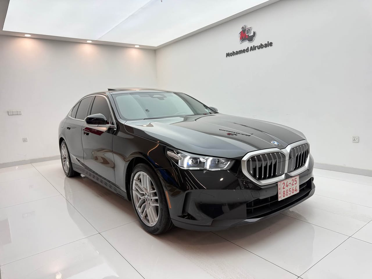 السلام عليكم 🫡 
2025 BMW 530i X-DRIVE 💣
سعرررر منااااسسسبببب🔥🔥🔥
كلين تايتل✅
لون اسود🖤
ماشية 24.000mil🌪️
داتا شو + ٥ كامرات📸
سستم صوت HARMAN/KARDON 🔊 
كفالة عامة من كلشي تترقم شمالي 
السعر: 46.500$💰💵🔥🔥 
📍مكان لسيارة اربيل
للتواصل☎️:*********** أربيل, العراق
