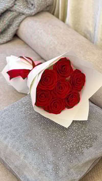 باقات ورد • عيد الحب • توصيل لجميع المحافظات