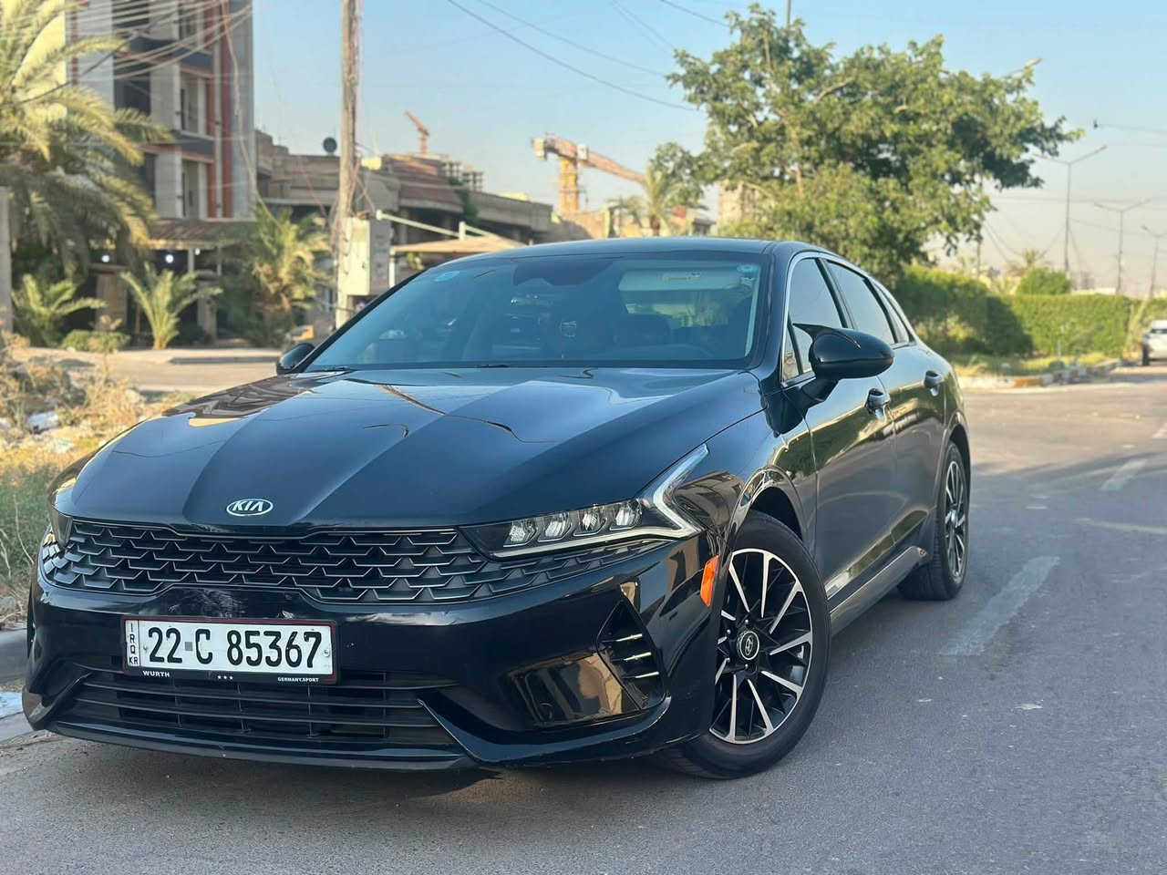 موديل 21 K5
1600 T
ماشية 87,000 كيلو 
حادث امريكا موضع بالصورة  وبيها شبر  ب قبغ الجنطة و شبر ب الباب الامامي (بارد) بدون لغد بدون شاصي 
كير و محرك و صدر مكفوله 
السيارة بيها كتاب تضليل لمدة سنه كامله
مواصفات بصمة رادار امامي ,خلفي ,جانبي , تحديد مسار ,مثبت سرعة ,تشغيل عن بعد  
السعر ١٣٥ ورقه
للاتصال *********** واتساب
