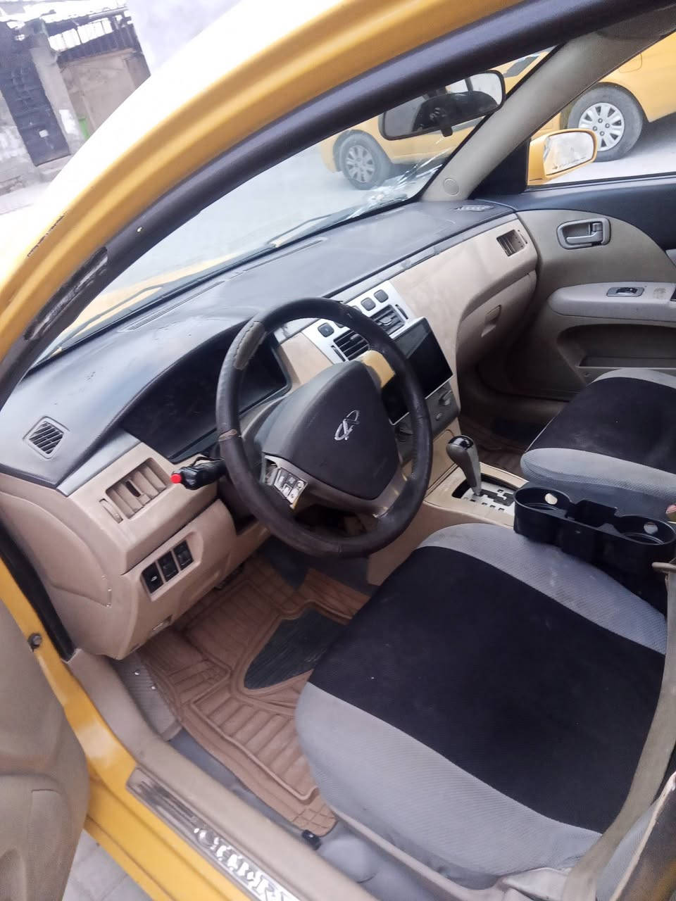 سلام عليكم شيري اي فايف موديل الفين وعشره مصفره هيه وغرامات رقم بغداد السعر 33 وبيهه مجال رقمي ***********
