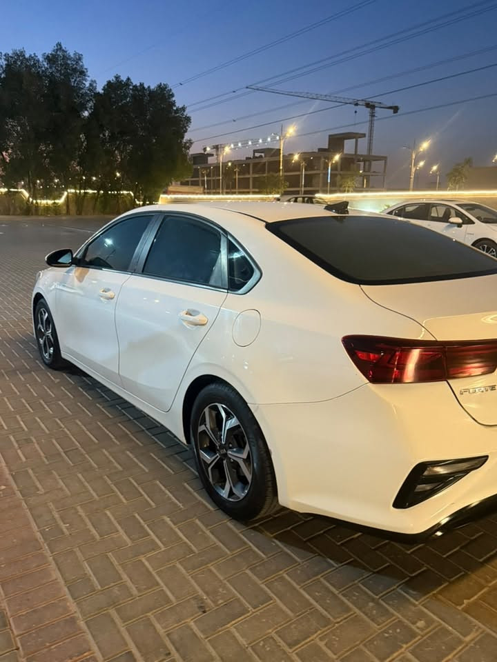 كيا فورتي 2020 بنيد صبغ بدون حادث بيهه بارد ب باب محرك كير تبريد مكفول محرك at رقم بغداد السعر 135 $التواصل عبر الرقم ***********
