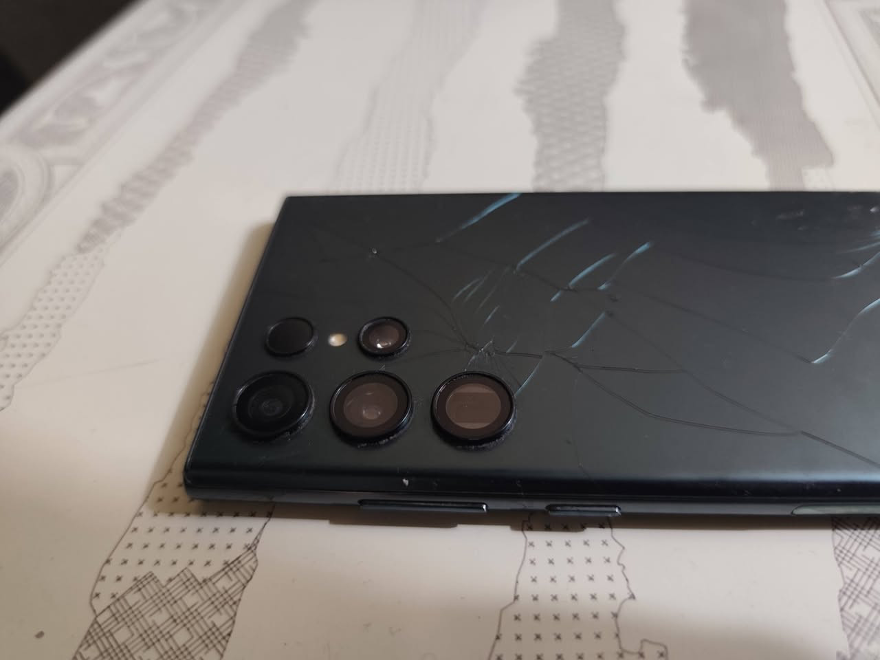 اس 22 اوربي ذاكره 512 جهاز شغال ممفتوح على الفحص فطرا اكو بظهر واضح بالصورة السعر 360 المكان البياع 
***********
