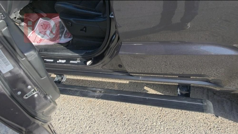 جيب جراند شيروكي 2020 | 2×4
\ نظافة عالية – بدون صبغ – بدون ايرباك

\\ ضرر بسيط فقط باب الصندوق (مبدل بدون صبغ) و تكحيل بسيط جدا

✨ مواصفات مميزة:

شاشة CarPlay \u002B Android Auto

تشغيل عن بعد

كشنات وستيرن تدفئة

كاميرا \u002B حساسات خلفية

توقف ذاتي للخلف في حالة وجود جسم

Auto Stop

صندوق شفط

الجير يتحول Park إذا باب السايق مفتوح

نوافذ تقفل من الكنترول

\uD83D\uDD27 إضافات احترافية:

شوتة K\u0026N (تعطي عزم و سرعة وإحساس V8)

دوسات كهربائية تفتح وتغلق تلقائياً مع الأبواب، وتُلغى بزر من الداخل

Oil Catch Can (يحافظ على غرفة الاحتراق)

Spacers (تعطي عرض للإطارات، ثباتية أعلى، ومنظر عنيف)

✅ جميع القطع المضافة اني مستوردة من أمريكا شخصياً

مكانها اربيل. 

سعر مناسب شراي يتصل 

***********

***********
