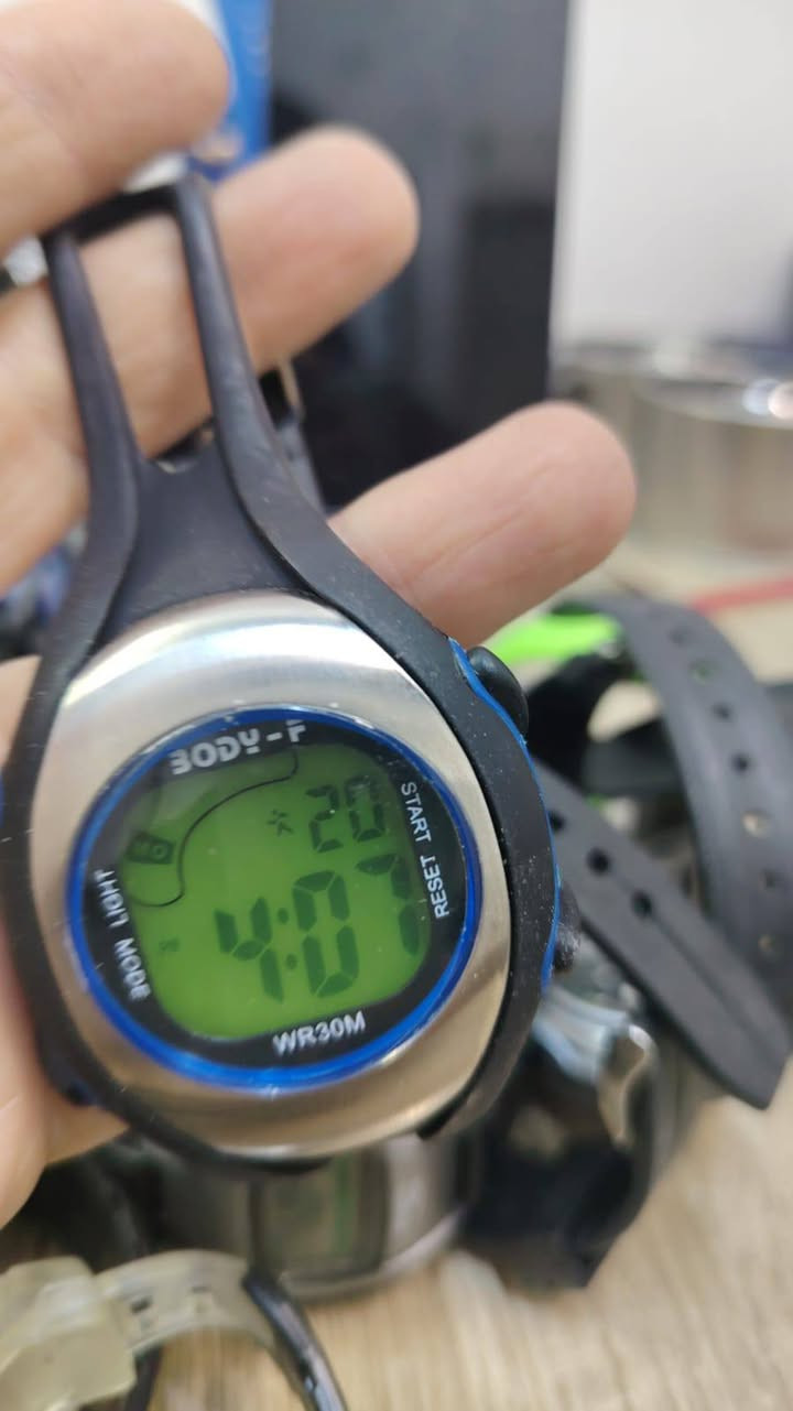 سلام عليكم شلعه ساعات كله باله كلهن شغالات نضافه تامه 
10 ساعات سعر قفلهن 90


**إذا كنت صاحب هذا الإعلان وتريد حذفه لأي سبب، رجاءا أرسل رسالة إلى الدعم الفني**