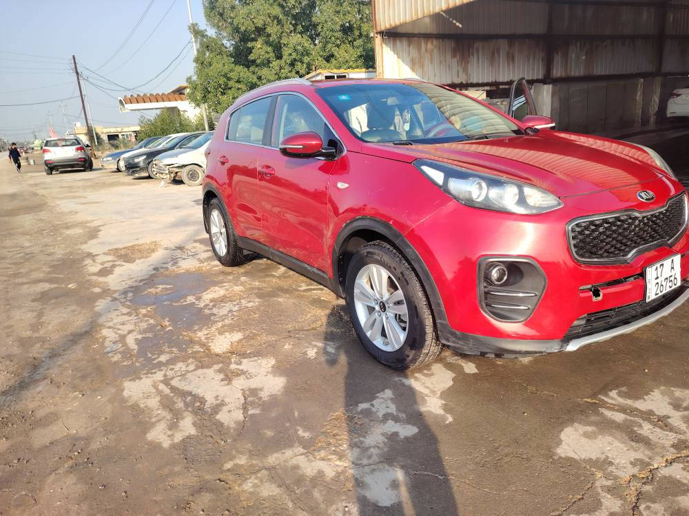 السلام عليكم   ***********
كيا سبورتج 2017 خليجي 
مواصفاتها معروفة 
تحكمات قطعتين تبريد مكينة 2000 دوش لد بالمري بنيد تبديل وجاملغ صبغ بدون داخل بدون ايرباك
السيارة كلش نظيفة  جاهزة من جميع النواحي مكينة. وكير حدادية تبريد تخم تاير 
السعر 155 وبيه مجال ترهم اقصاد اذا يبقة قليل منه مكاني سماوة رميثة حمزة, القادسية
