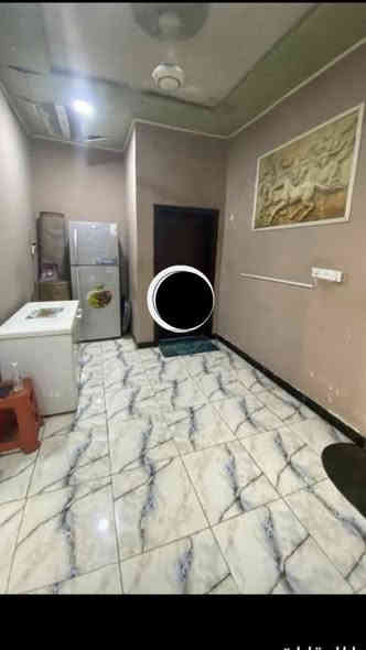 بيت للبيع مكانه السماوه  عد ال معالي   خامس بيت عن الشارع الرئيسي السايدين مساحته ٢٢٥ متر زراعي قرار محكمه  رقم التطويب موجود  البيت بناء مسلح  طابق ونص   يحتوي على غرف عدد ٣ وبراني ومطبخ وصاله   وصحيات داخليه وخارجيه  السعر ٦٨ وبي مجال لشراي
***********
