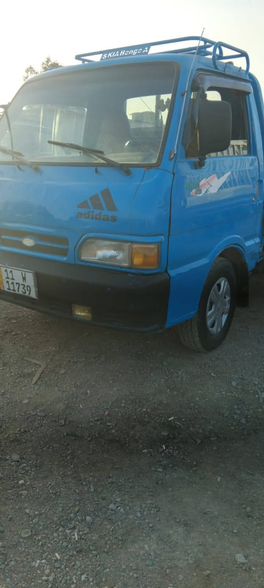 كيا بنكو 96 تك قمارة ثمانية جنكال بلادية بدون صبغ
مكانها بغداد .  العبيدي
السعر ٥٦
***********
