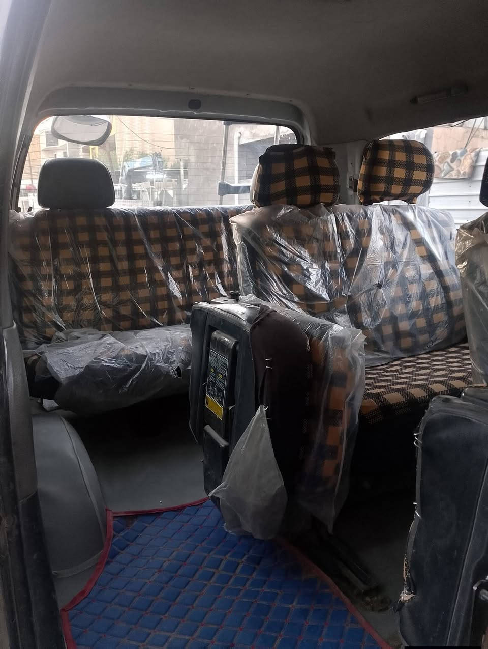 ستاركس 7 السياره باسمي محرك مفتوح شواصي بلادي ١١ راكب رقم بغداد مكاني بغداد للاستفسار ***********
