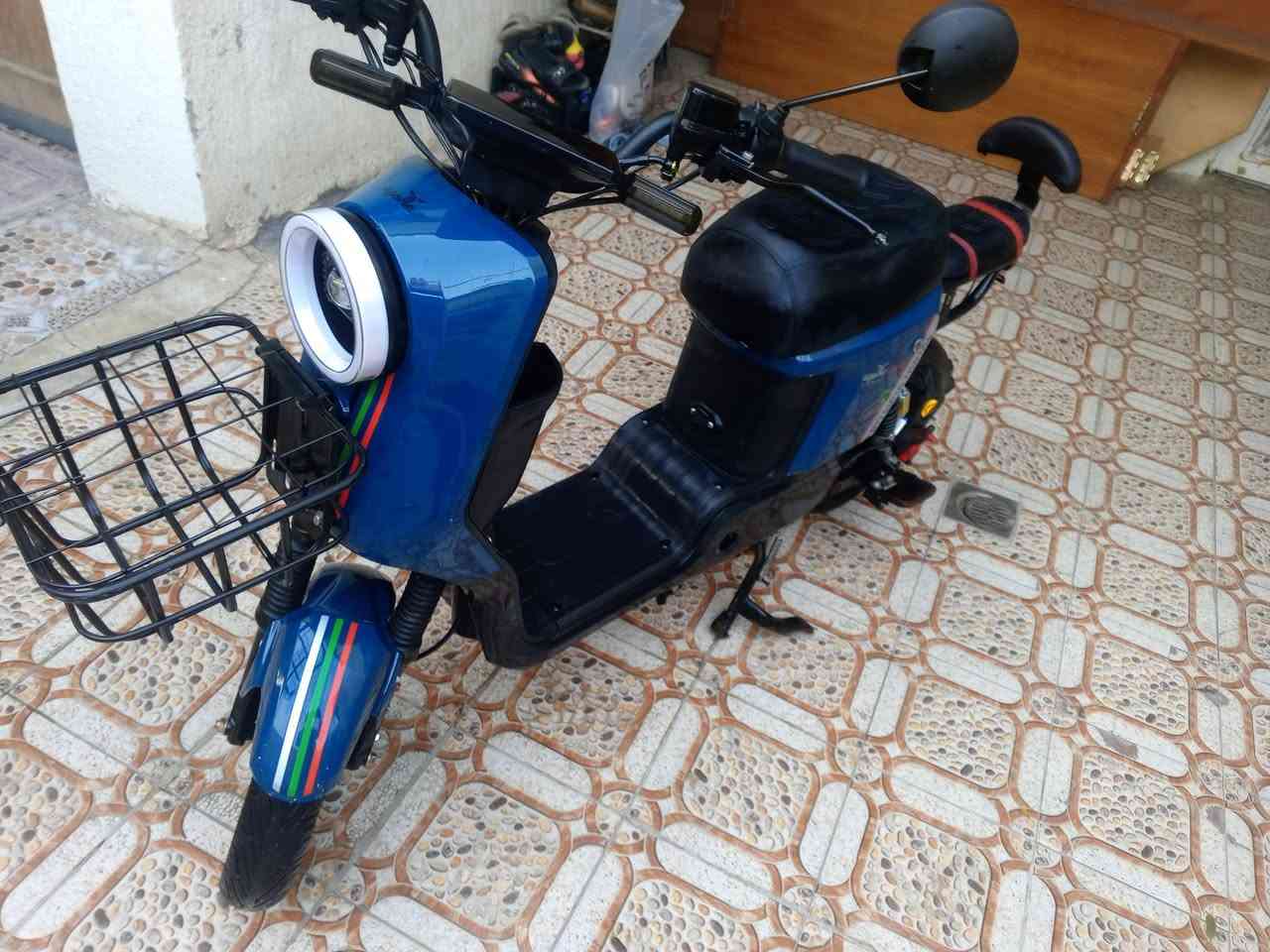 السلام عليكم 
دراجه شحن R9
فول مواصفات 
بدون بطاريات  
السعر خاص


**إذا كنت صاحب هذا الإعلان وتريد حذفه لأي سبب، رجاءا أرسل رسالة إلى الدعم الفني**