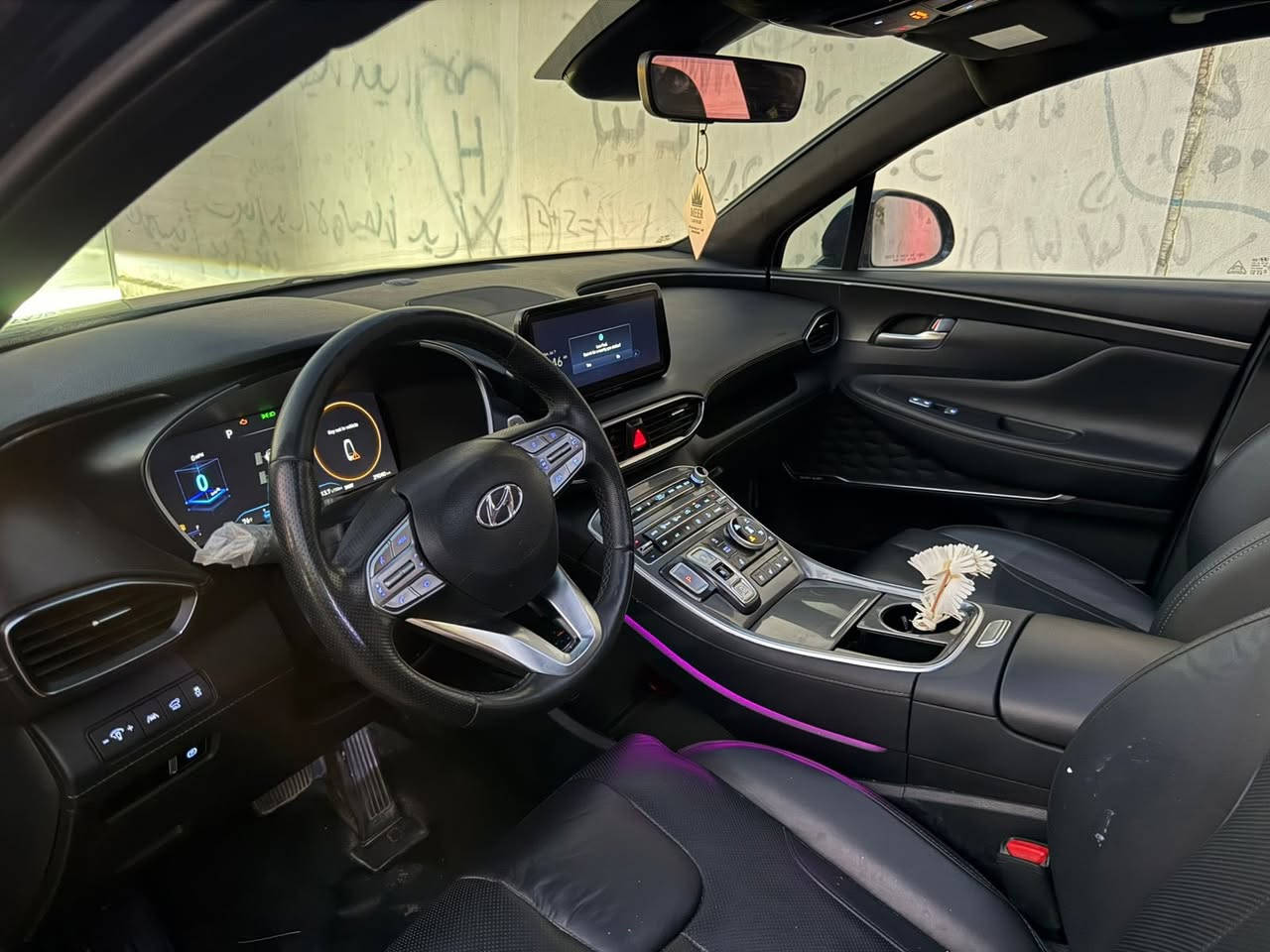 � فرصة مميزة – للبيع هيونداي سنتافي 2023 فل كامل 🚨

للبيع سيارة هيونداي سنتافي موديل 2023 فل كامل (أعلى فئة) بحالة ممتازة جداً مثل الوكالة، استخدام نظيف جداً وما تحتاج أي صرف.

✨ أهم المواصفات:
🔹 فتحة سقف بانوراما
🔹 كاميرات 360 درجة
🔹 حساسات أمامية وخلفية
🔹 شاشة كبيرة + نظام ملاحة
🔹 تشغيل بصمة + تشغيل عن بعد
🔹 مقاعد جلد كهربائية
🔹 تبريد وتدفئة للمقاعد
🔹 أنظمة أمان حديثة ومساعدة السائق
🔹 إنارة LED كاملة
🔹نظام باركينغ 
🚗 السيارة نظيفة جداً وجاهزة للفحص لأي شخص جاد بالشراء.

📍 الموقع: أربيل
💰 السعر: 255قابل للتفاوض للجادين

📩 للتواصل خاص أو واتساب.***********

⚡ ملاحظة: السيارة نادرة بهالمواصفات وحالتها ممتاز
