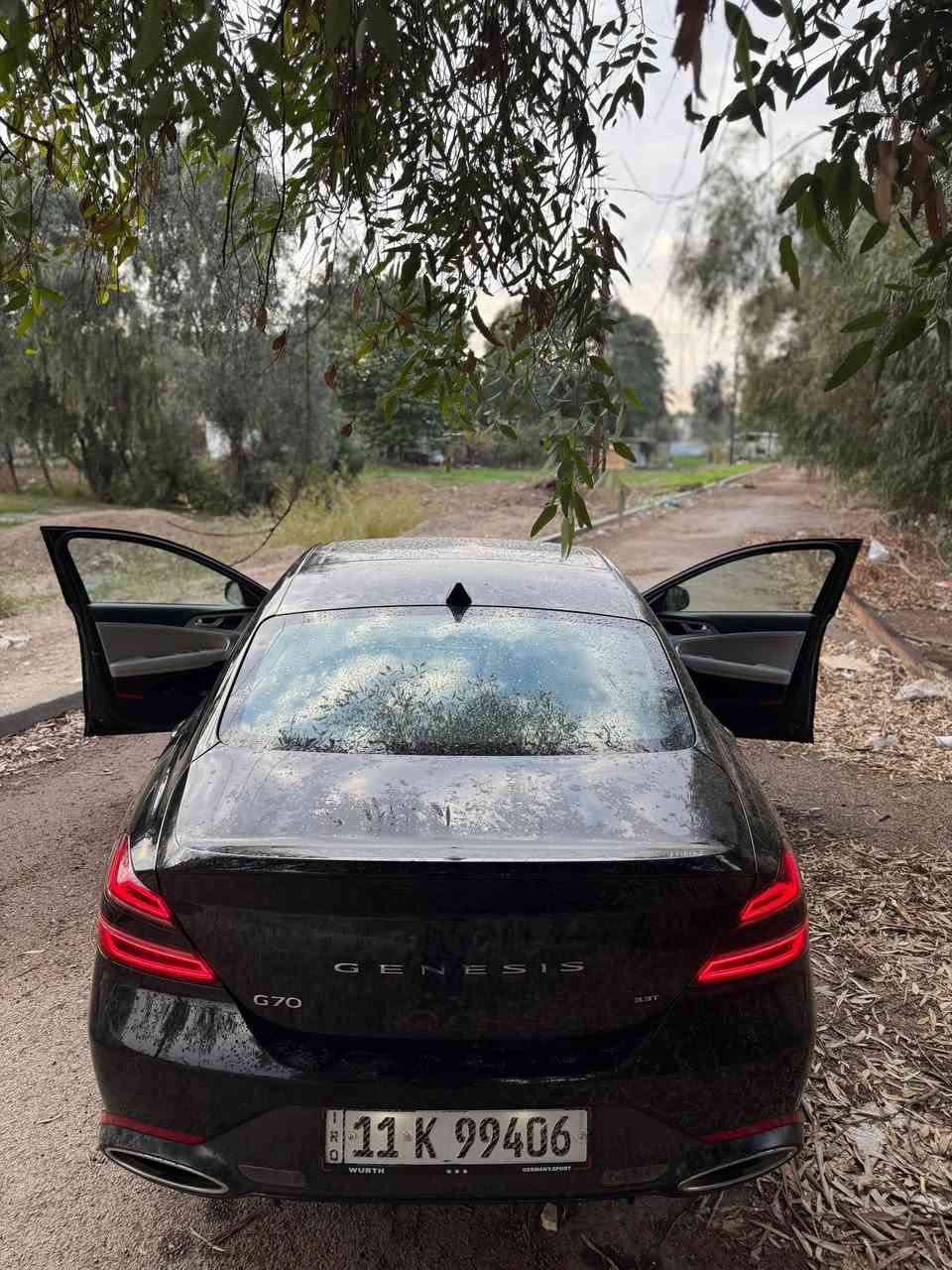 جينيسس g70 موديل 2023  
فئة برستيج گرافت
محرك 6 سلندر دفع خلفي 365 حصان
سلايد روف طكتين
ماشية 25 الف 
لون أسود ميتاليك
دفع خلفي / RWD 
وضعيات قيادة (sport plus_ Sport – Comfort – Eco)
شاشة وسطية كبيرة مع نظام ترفيه
Apple CarPlay & Android Auto
كاميرا خلفية + حساسات أمامية
حساسات خلفية
رادار أمامي + رادار بالمري
تدفئة + تبريد بالمقاعد
داخل كريمي 
مقاعد جلد فاخرة
تشغيل بصمة / زر
إضاءة LED أمامية وخلفية
نظام ثبات وتحكم إلكتروني
بيها حادث فقط جاملغ السائق وشخوط بسيطة بالباب وصور الحادث موجودة بالمنشور

📍 الموقع: (بغداد /كرادة خارج)
💰 السعر: (28,000) وبي مجال 

‎📞 للتواصل: (***********)
