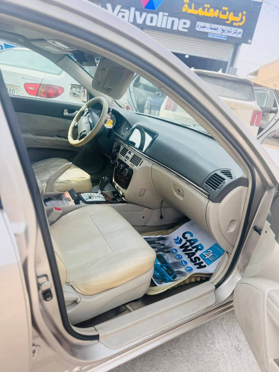 سلام عليكم شباب سوناتا 2008 أمريكي 3300 كير مكينه صدر تايرات كفاله
حادث جاملغ وباب عكس السايق بدون دواخل 
استخدم شخصي جدا
السعر 90 ورقه
التواصل ***********
*********** بغداد, العراق
