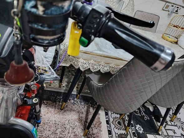 السلام عليكم  دراجه شحن لبيع 
بطاريات ليثيوم تشغيل عن بعد وتشغيل كارت وسويج
4سرع سرعه99 بشاشه 
السعر500وبيه مجال بسيط 
لطلب والاستفسار ***********
