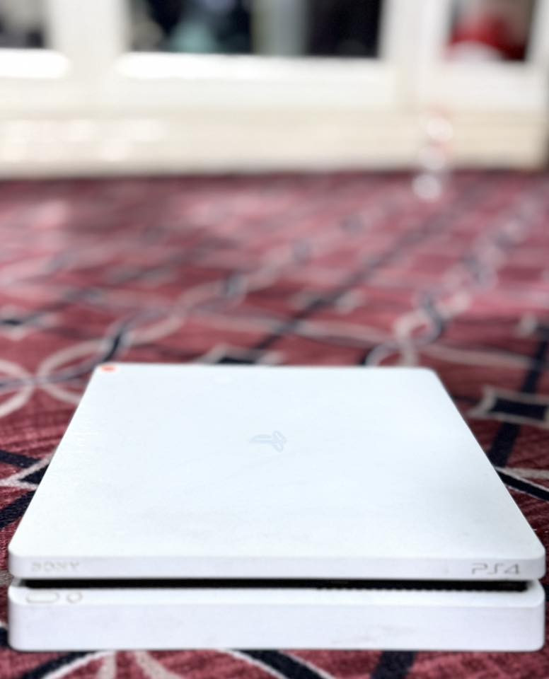 السلام عليكككم
بلي 4 كما موضح بلصوره
ملحقات كامله (كارتونه +كيبل شحن +جوستك ثنين)
و٣ العاب وياه تنزيل مو اقراص
الجهاز بعده جديد كدامكم
السعر 230


**إذا كنت صاحب هذا الإعلان وتريد حذفه لأي سبب، رجاءا أرسل رسالة إلى الدعم الفني**