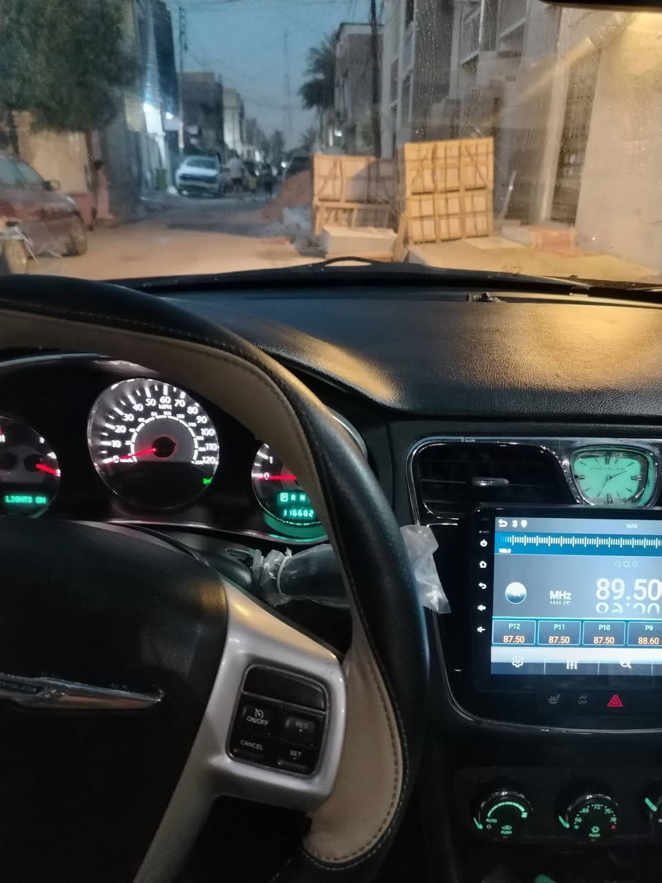 كلايسر سي 200موديل 13محرك 3600  سعرهه 78 وبيهه مجال قليل سياره تخم تاير صدر امام خلفي جديد محرك كير مكفول تبريد جاهز منظومه بانزين جديده  سياره بيهه ضربه جامالغ خلفي الايمن وبيهه رصعه قليله موضحه بل فديو شاشه داخلهه لونين سياره نظيفه والحمدالله وشاد زنون  سنويه تصقط 31 مكان بغداد الشعب ***********
