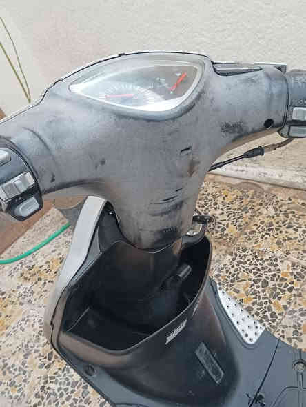 سلام عليكم متاح دراجة ماكس عدلة مكفولة بوشة 49 ابلاد شغالة سلف هندر مختمة كلها بـ 800 وبيها مجال الشراي يتصل  ***********
