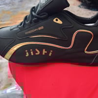 حذاء رياضي • خفيف • مقاس ٤٤/٤٥