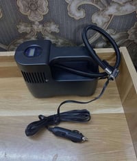 منفاخ إطارات • شاشة رقمية • 12 فولت ولاعة