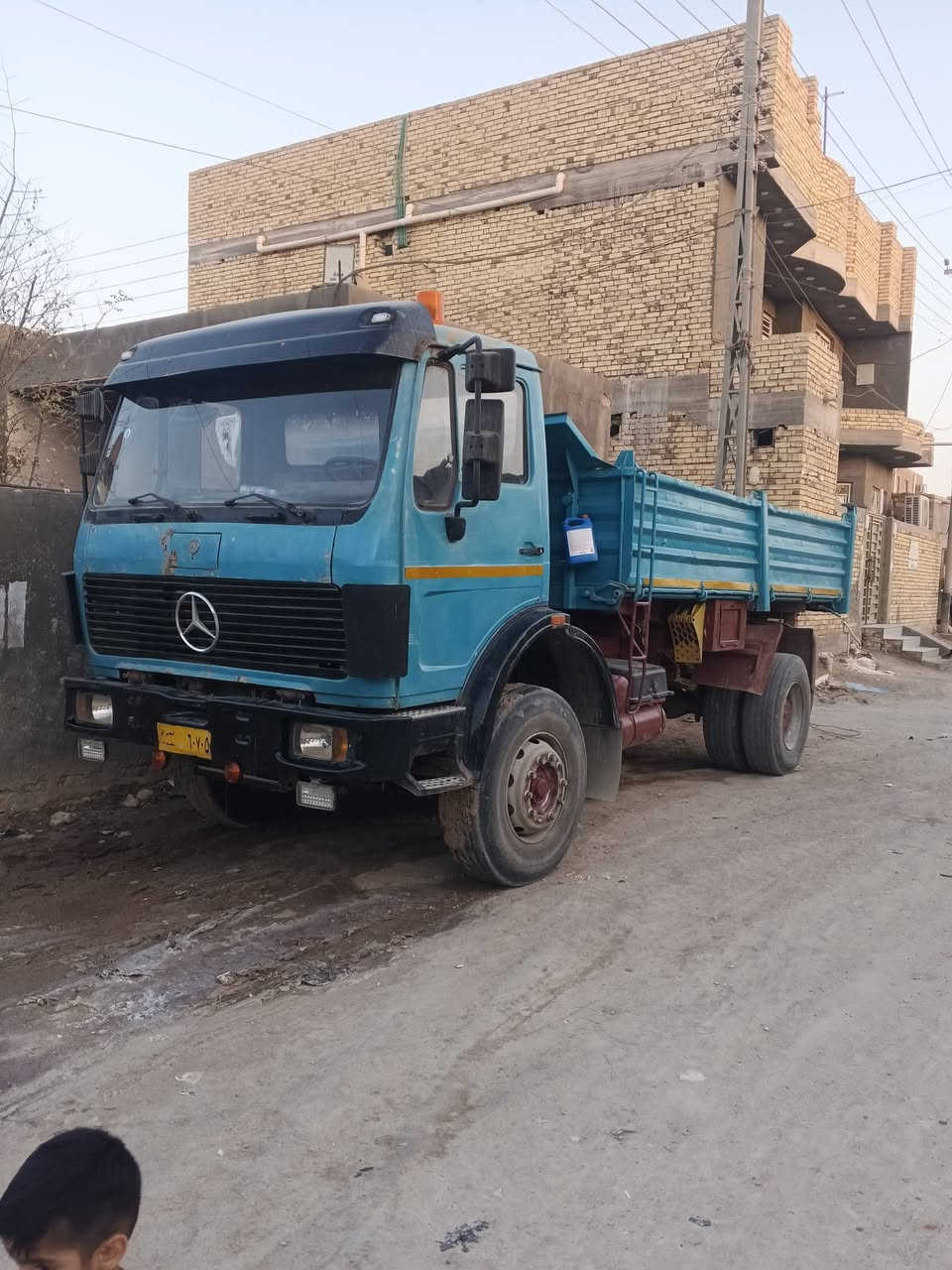 سلام عليكم البي للبيع موديل 75 مكينه 8لا تنقيص ولا تبخير  كير 25 اكسن نص جي اف شاصي مكفول مضروب باج بطن  رقم بغداد مهزوزه وكامله ليشتري تسجل بأسمه مكاني ذي قار سوق الشيوخ***********
