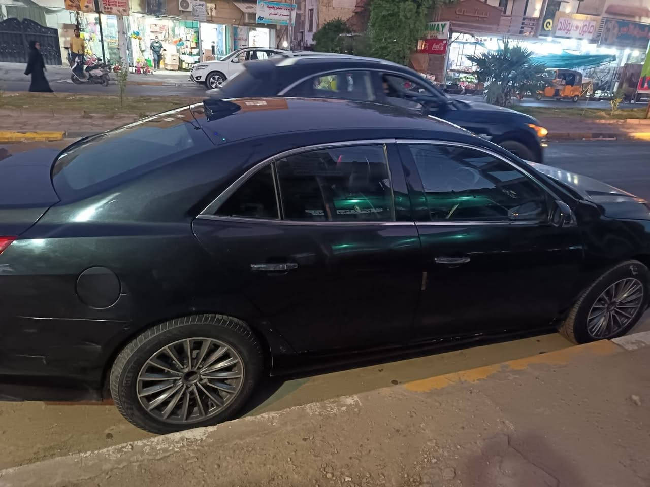 السلام عليكم
ماليبو موديل 2015
لون اسود.
بغداد شارع فلسطين/ الرقم الجديد 
السيارة بااسمي
 وارد امريكي / محرك 2500
تدفئة تبريد شغال وممتاز
تدفئة بالكشن الامامي والسائق.
السعر ب80 ورقة وبيه مجال.
للاتصال ***********

