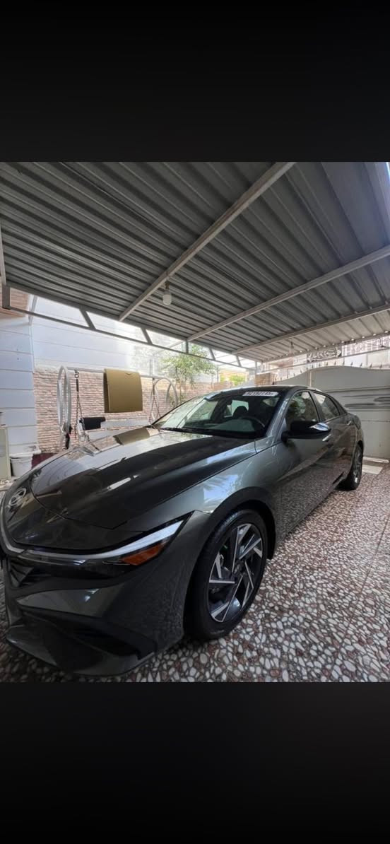 السلام عليكم سيارة للبيع
النتره 2025 SEL SPORT 
محرك /2000 دوش
رادار
مثبت سرعه
ويل كروم
ماشيه 10
رقم الشاصي /KMHLM4DG8SU949402
سيارة وارد امريكي ضرر مالته فقط تعديل بخشم الصندوك  بدون ايربك سياره جديده على وضع شركه وسونر  موجود دخول جديد مرقمه نكليزي ديالى باسمي
السعر / 173 وبيه مجال حك الجيه
 مكان سياره ديالى بعقوبة  
رقم الهاتف / ***********
