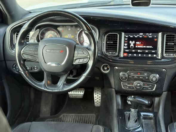 السلام عليكم 
جارجر ٢٠٢٣ دايتونه RT 
حادث سرقه بدون دواخل و (الصبغ فقط بنييد)
سياره جديده بمعنى الكلمه 
للاستفسار ***********
***********
