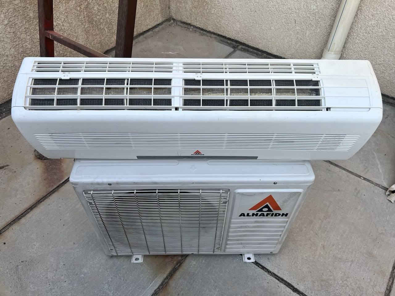 سبالت مستعملة للبيع نظيفة 
نوعية الحافظ

حجم ٢ طن
السعر ٣٠٠الف للواحد 

المكان اليرموك للإستفسار الاتصال على الرقم

***********
