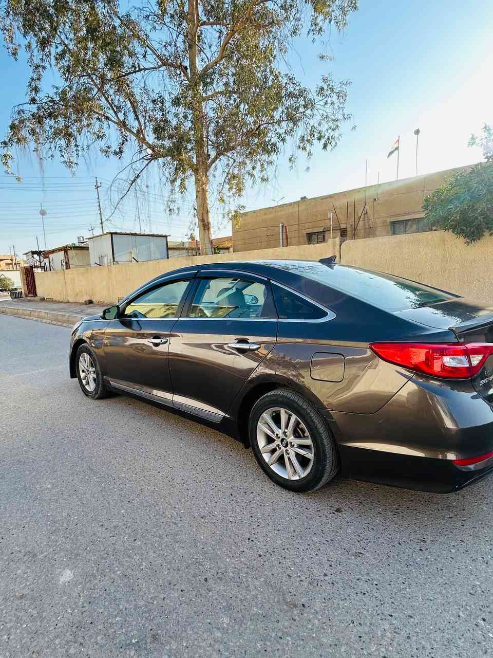 السلام عليكم سوناتا 2015 مريكي مكينه 2400
رقم بابل نكليزي سنويه 2030 هزه جديده بيه5قطع صبغ فقط اثر جراد بدون ضربه 
مكينه وكير وحداديه كفاله تبريد ثلج داخل عسلي كشنات كهرباء  سياره جديده ومال جناي احلا من الصور وانضف لسعر 100وبيها مجال بسيط وماكو سوناته بهيج سعر الاتصال *********** مكاني بابل القاسم
