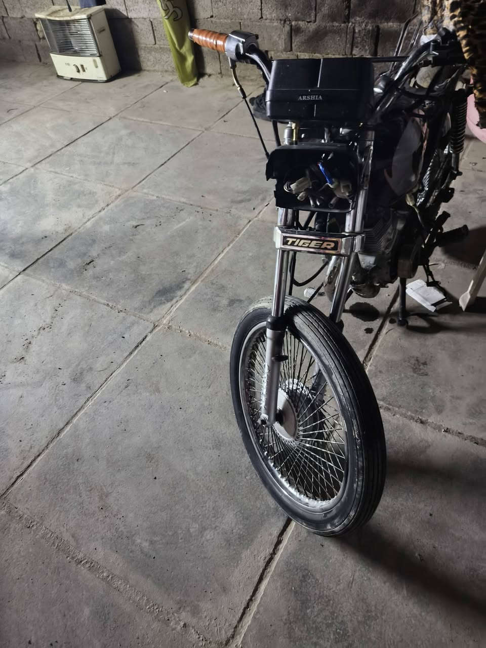 سلام عليكم تايكر مدعمومه وشوفه عينك كهرباء كامله مكينه شغاله بيها حادث ابيعلك كوم حديد جيب ستوته وتعال 175 وبيها مجال


**إذا كنت صاحب هذا الإعلان وتريد حذفه لأي سبب، رجاءا أرسل رسالة إلى الدعم الفني**